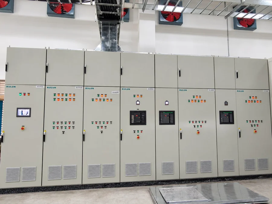 Multiple APR3L-1200V-1000A medium-voltage power control cabinets in the 29.7MW pipeline air heating system