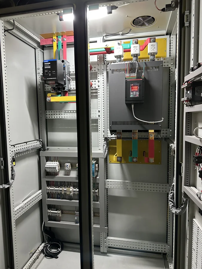 KULUN APR3 three-phase SCR power controller wiring and external LCD operator panel inside the cabinet